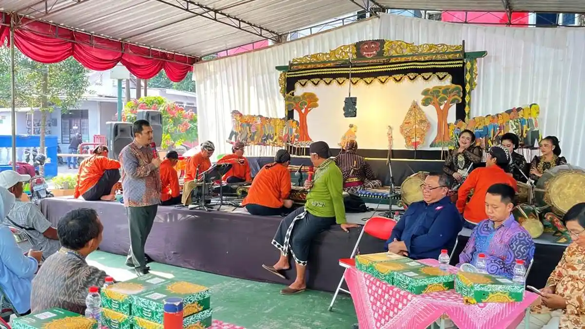 Eko Suwanto Sosialisaikan Program Penanganan Stunting di Demangan Yogyakarta Lewat Wayang Cakruk - Tribunjogja.com