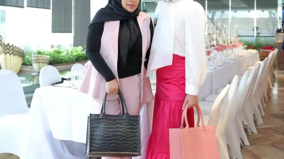 Olla Ramlan Luncurkan Produk Tas Bernama Viola Bag