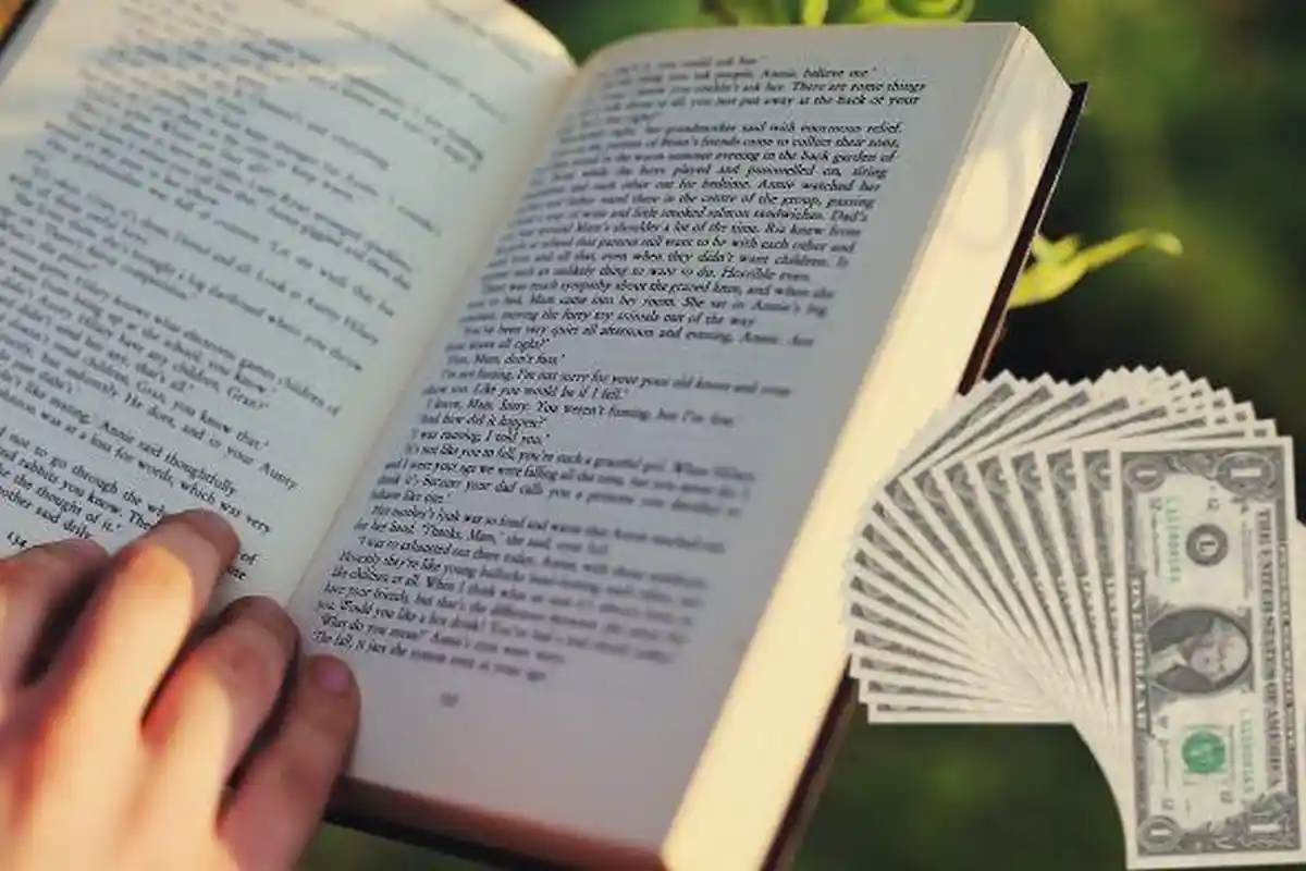 7 Aplikasi Penghasil Uang Tercepat dan Halal 2022, Cocok untuk yang Suka Baca Buku!