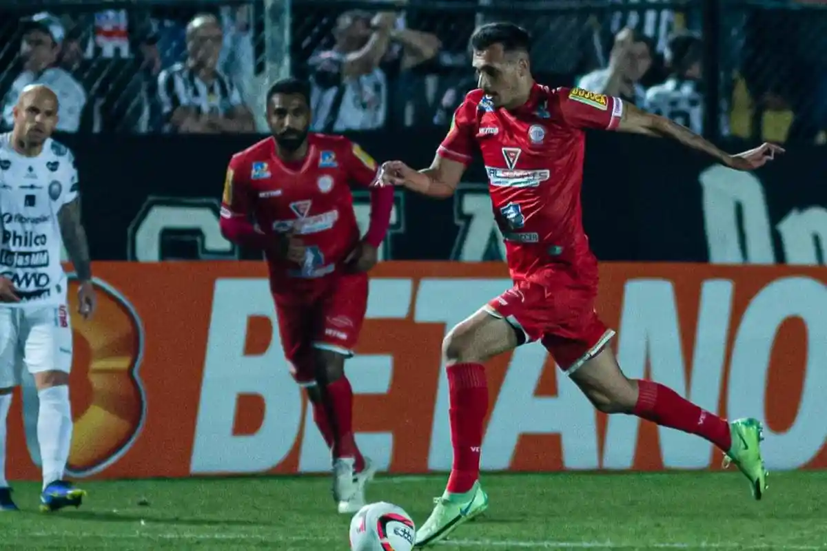 Keuntungan di Luar Dugaan Persib Bandung Bungkus Bruno Mota: Ada 4, 1 Kontras dengan Levy Madinda