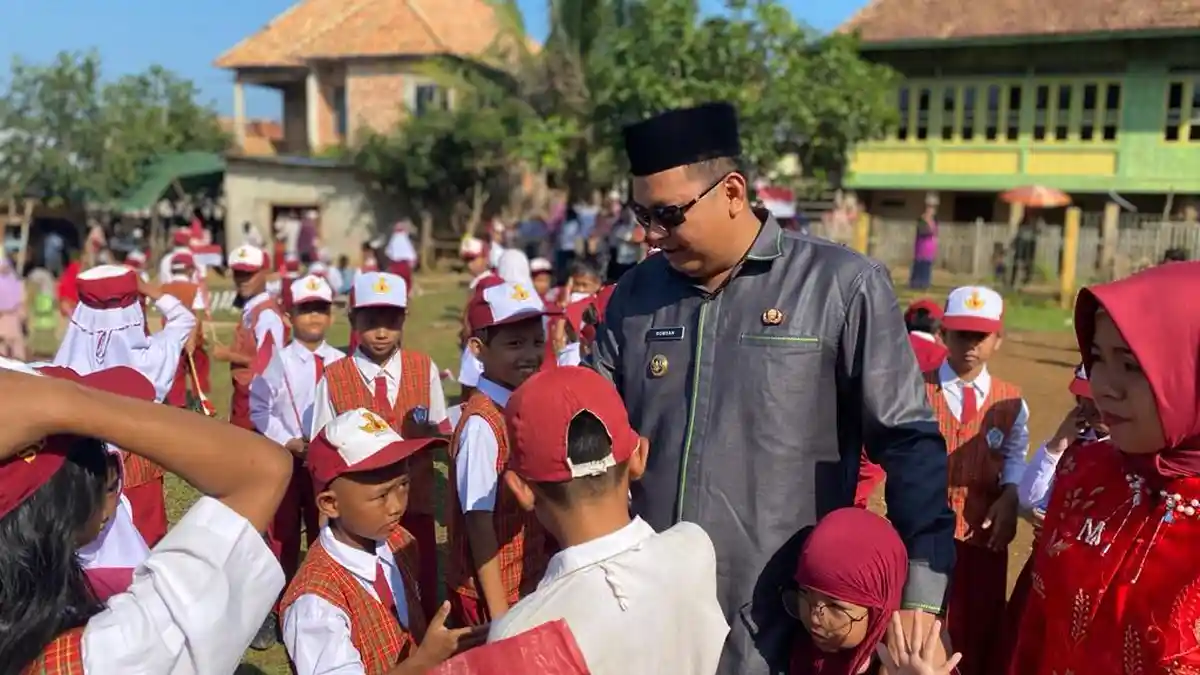 Dedikasi Kades Pelaju Romsan, Ubah Pola Hidup Masyarakat Jadi Lebih Sehat