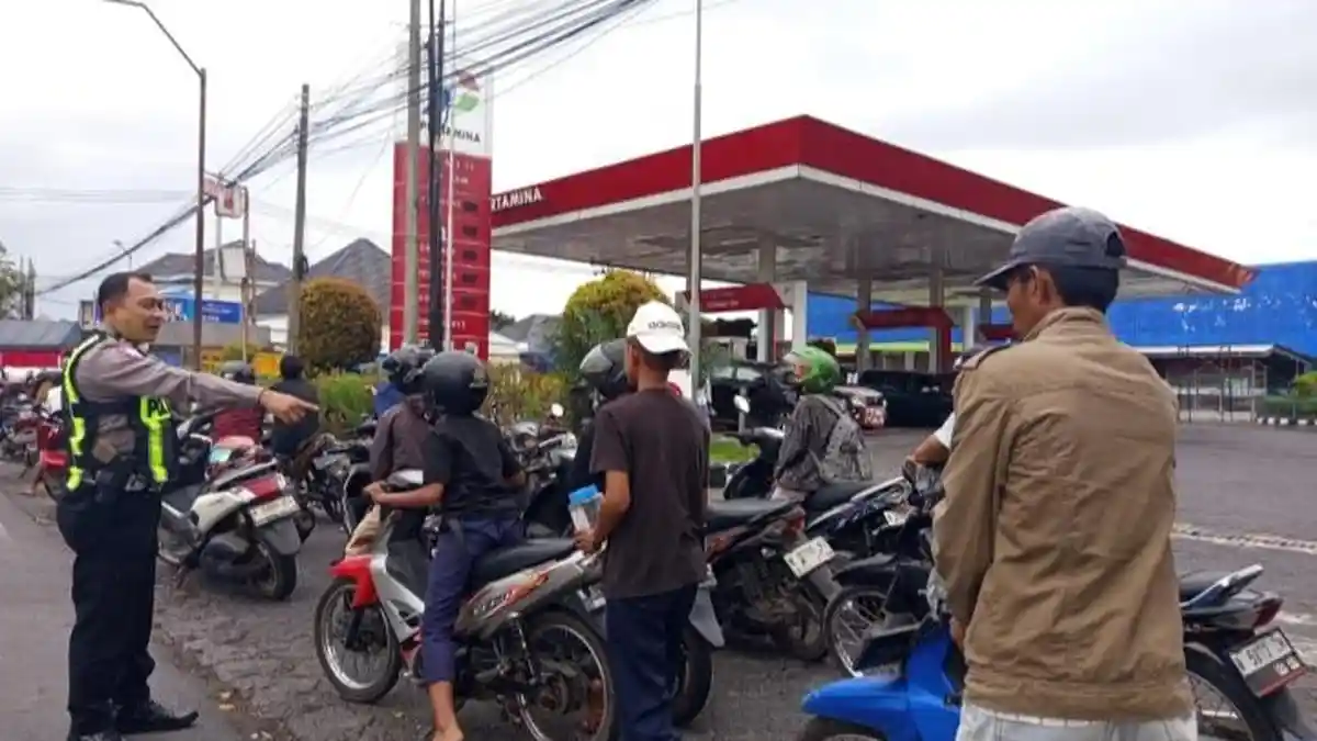 Antrean BBM Juga Terjadi di Lumajang, Pemkab Komunikasi dengan Pertamina