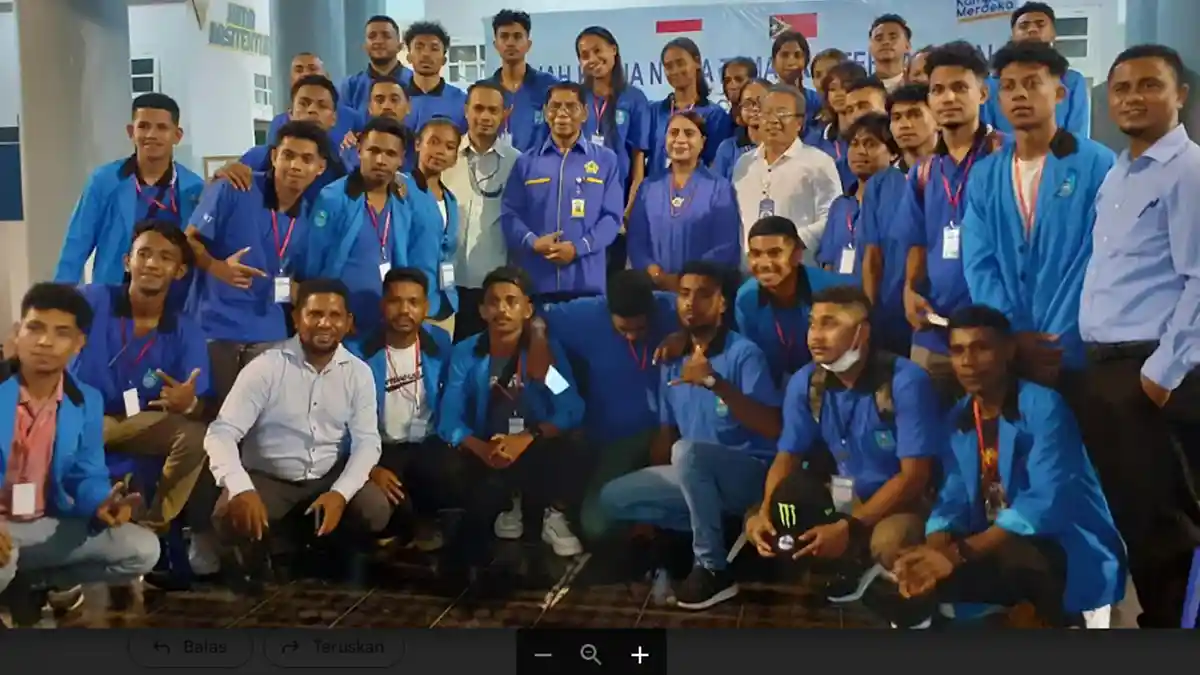 Tingkatkan Kerjasama, Mahasiswa Unwira dan Timor Leste KKN Bersama di Desa Penfui Timur
