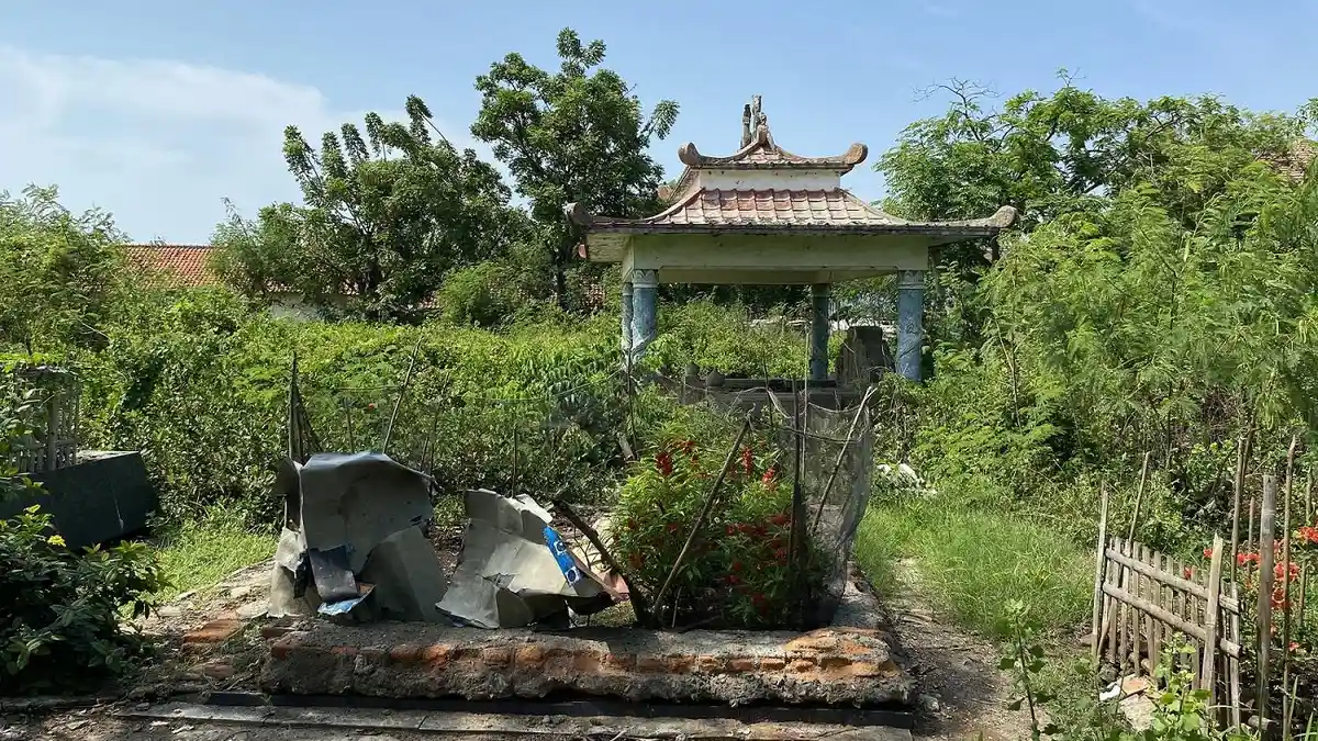 Mengintip Kuburan China tersembunyi di Belakang Pemukiman di Lemah Mekar Indramayu, Begini Nasibnya