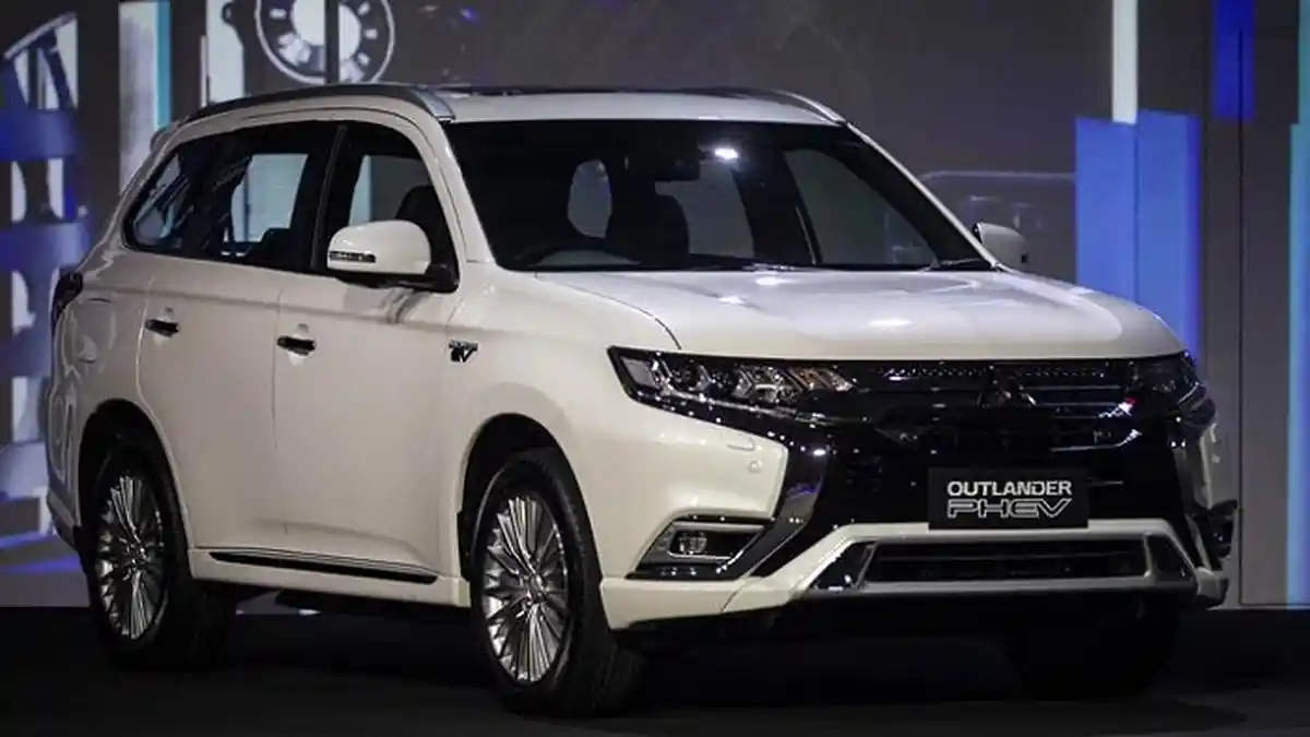 Harga Rp 1,289 Miliar Sudah Laku 40 Unit, Ini Plus-Minus Punya Mitsubishi Outlander PHEV