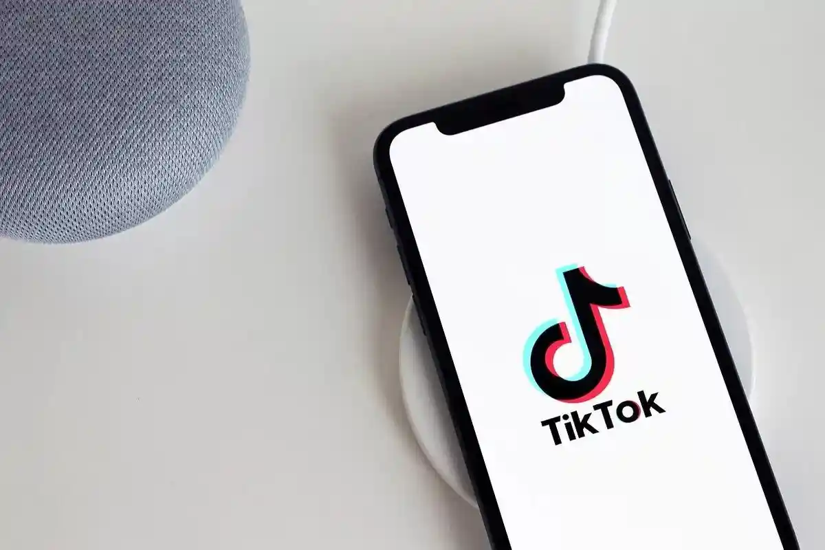 Kumpulan Pantun Minum Susu Rasa Semangka yang Lagi Hits Banget di TikTok, Kreatif dan Kocak Abis