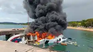 Speedboat-terbakar.jpg