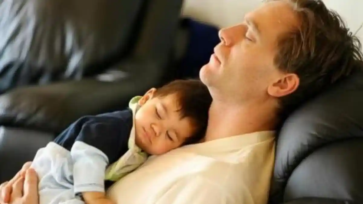 Jangan Biasakan Bayi Tertidur di Dada Orangtua, Ini Bahayanya
