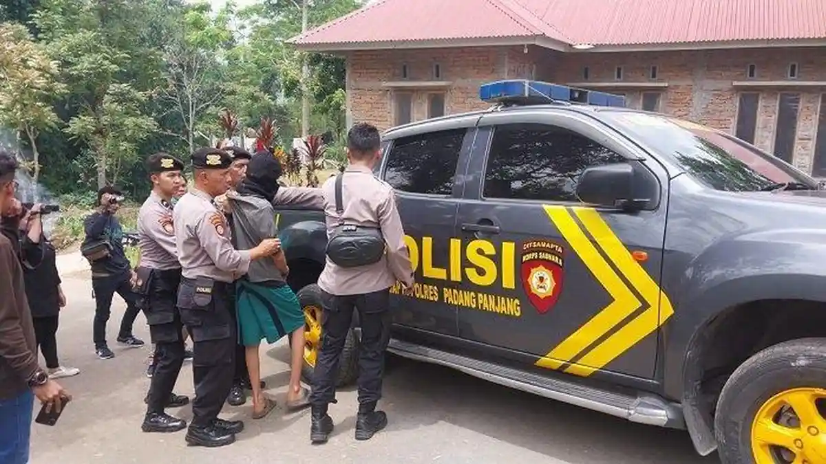Ungkap Kasus Pemilik Rumah Temukan Mayat Wanita Terkubur di Ruang Dapur
