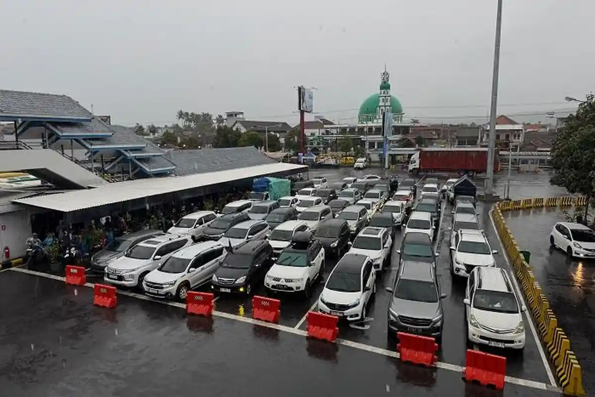30 Ribu Orang Masuk Bali Via Pelabuhan Gilimanuk, Pengamanan di Lima Pintu Masuk Bali Diperketat!