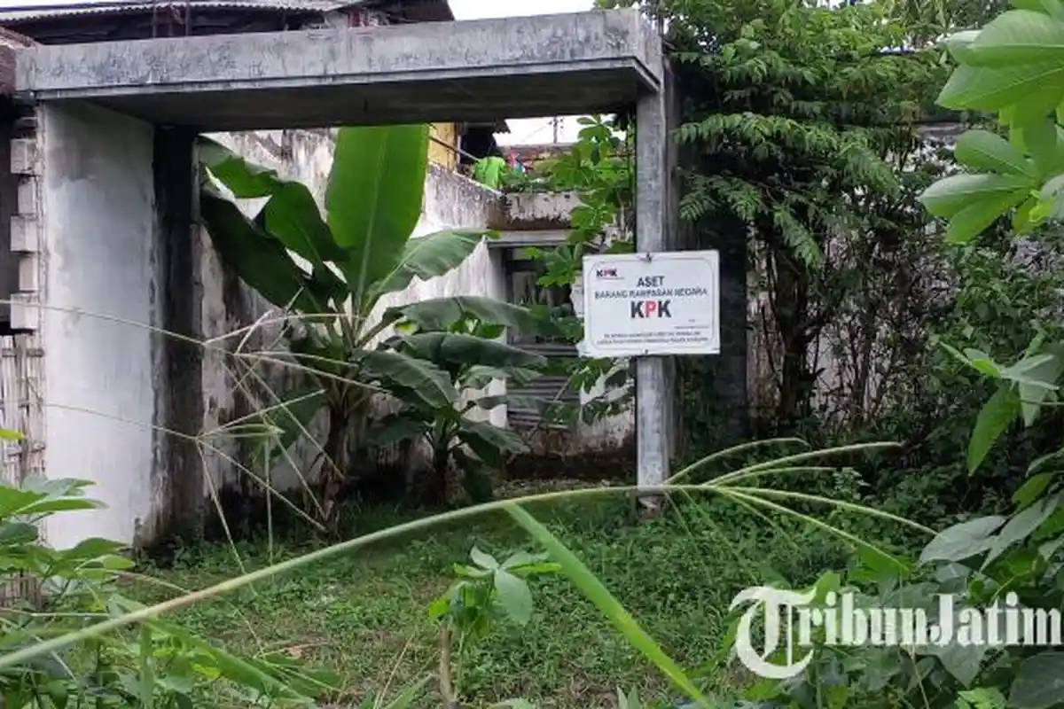 Tidak Laku Dilelang, Aset Rampasan Koruptor di Tulungagung Kini Jadi Tempat Pembuangan Kotoran Sapi