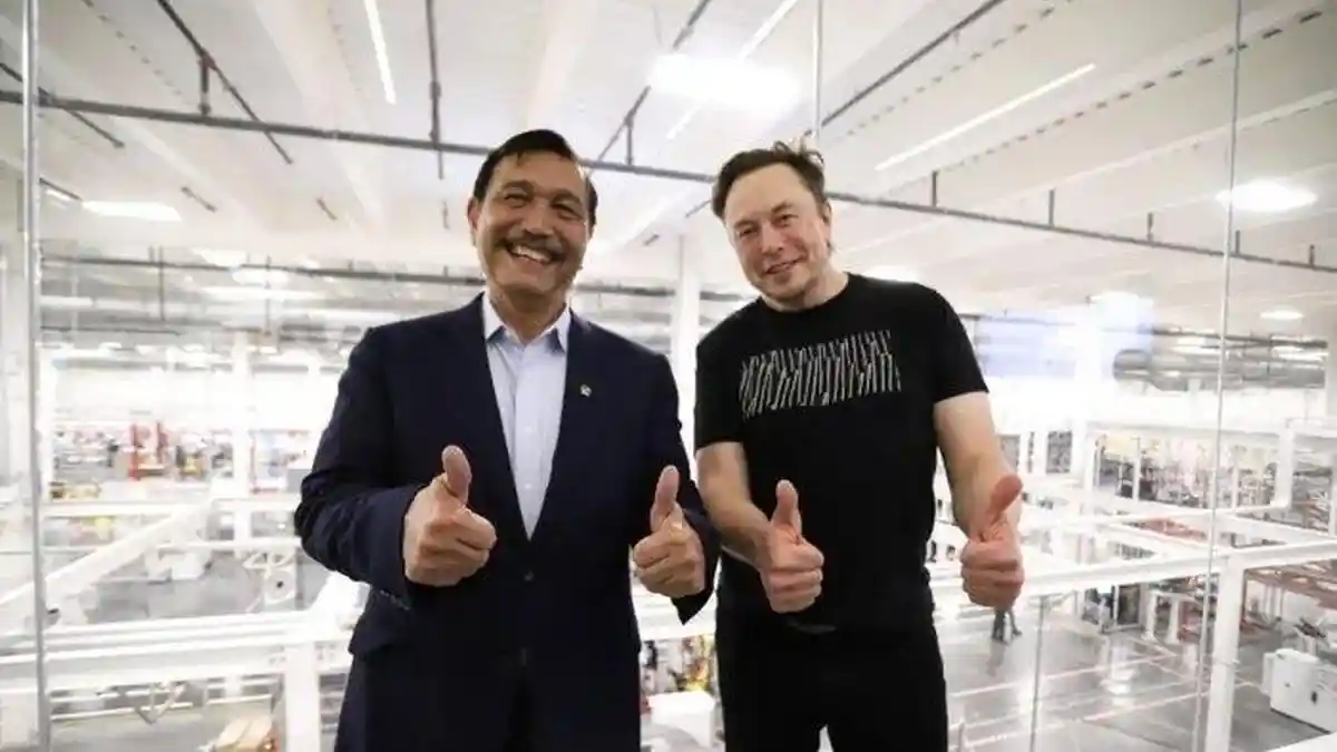 Luhut Sebut Jokowi Akan Bertemu dengan Bos Tesla Elon Musk