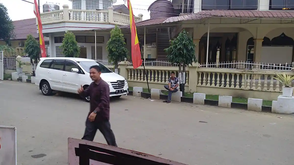 Sejumlah Anggota DPRD Sumut Mengelak Disinggung Uang Suap Interpelasi Gatot