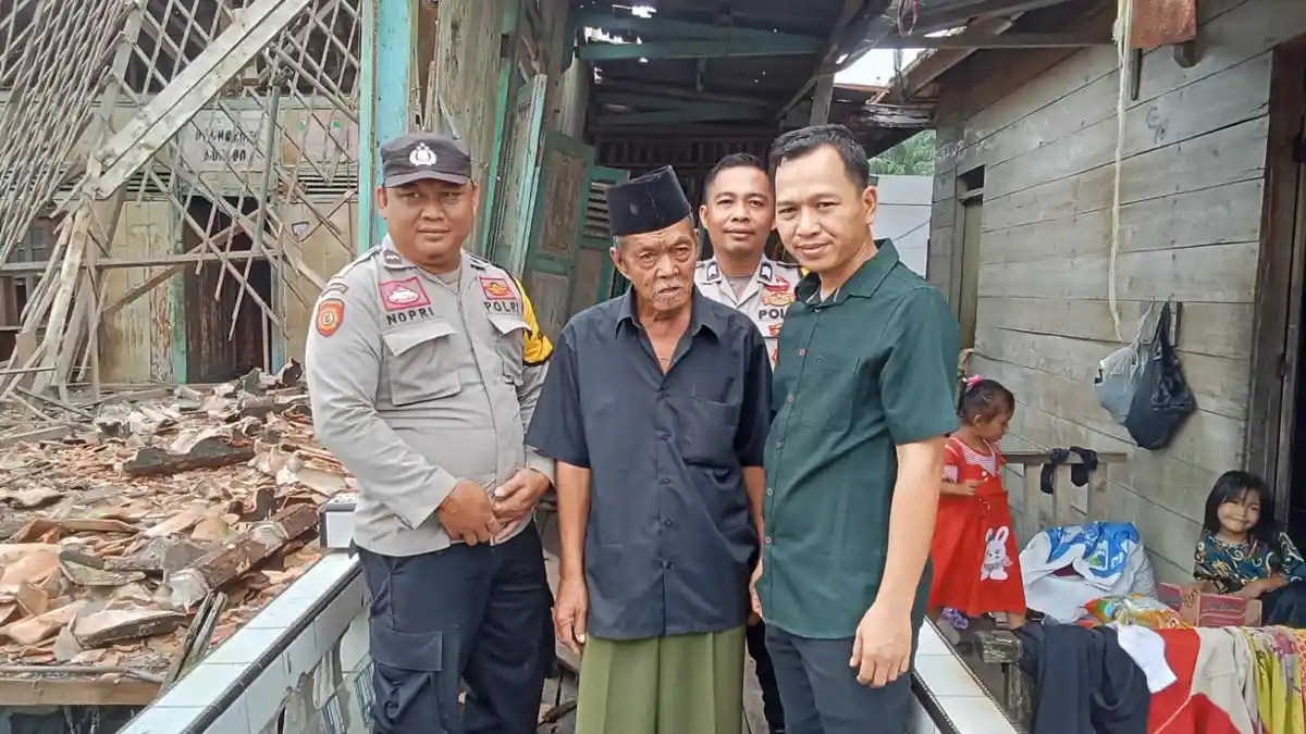 Rumah Warga di Ulak Kerbau Lama Ogan Ilir Roboh Setelah Diterjang Angin Kencang