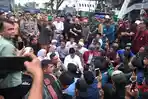 Demo-di-Lampung-Berlangsung-Damai-Pelajar-Acungi-Jempol.jpg