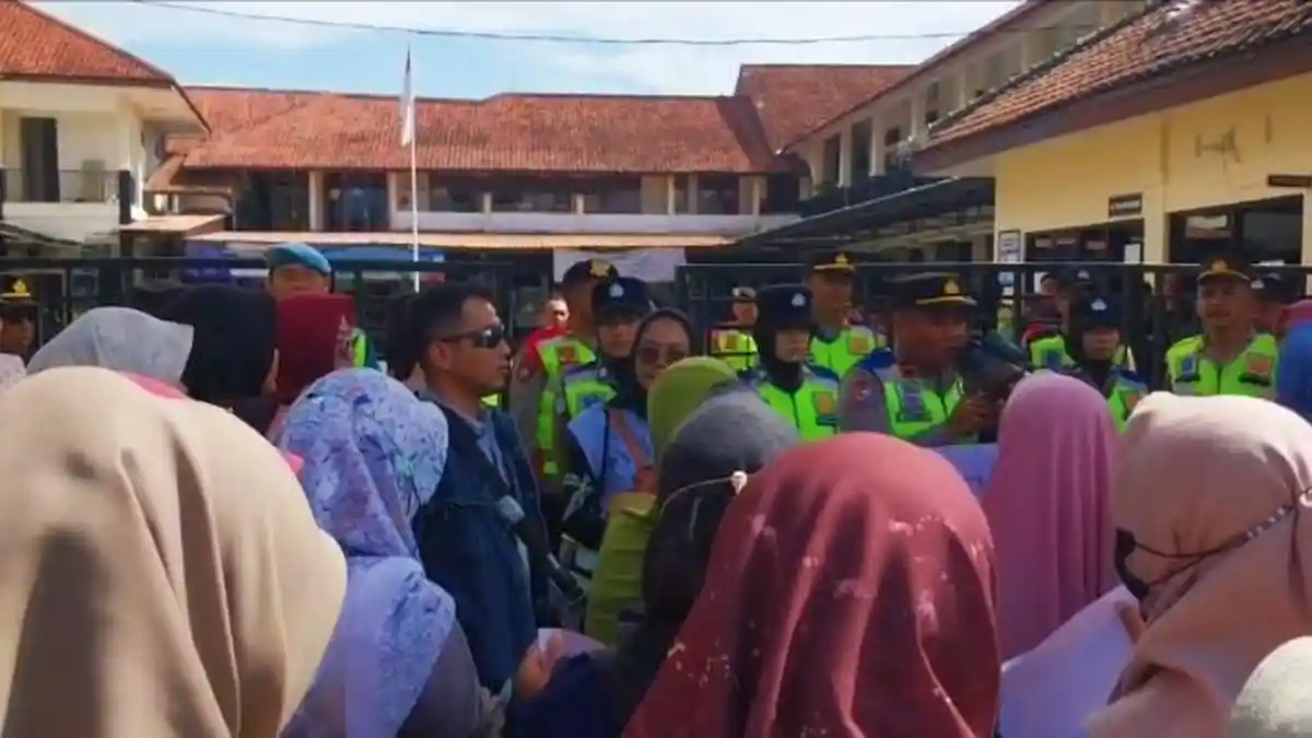 Rapor Mandek Imbas Konflik Yayasan, Wali Murid SMP Pemda 2 Kesugihan Ngadu ke Dinas P dan K Cilacap
