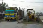 Pemprov_Riau_Gandeng_beberapa_Perusahaan_Perbaiki_Ruas_Jalan_Minas-Tualang_Timur.jpg