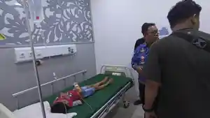 DIRAWAT-Korban-diduga-keracunan-MBG-dirawat-di-RSUD-Kaliwates.jpg