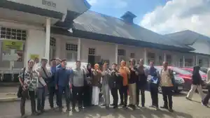 Perwakilan-13-media-saat-hadir-di-Pengadilan-Negeri-Palembang-Kamis-942026.jpg