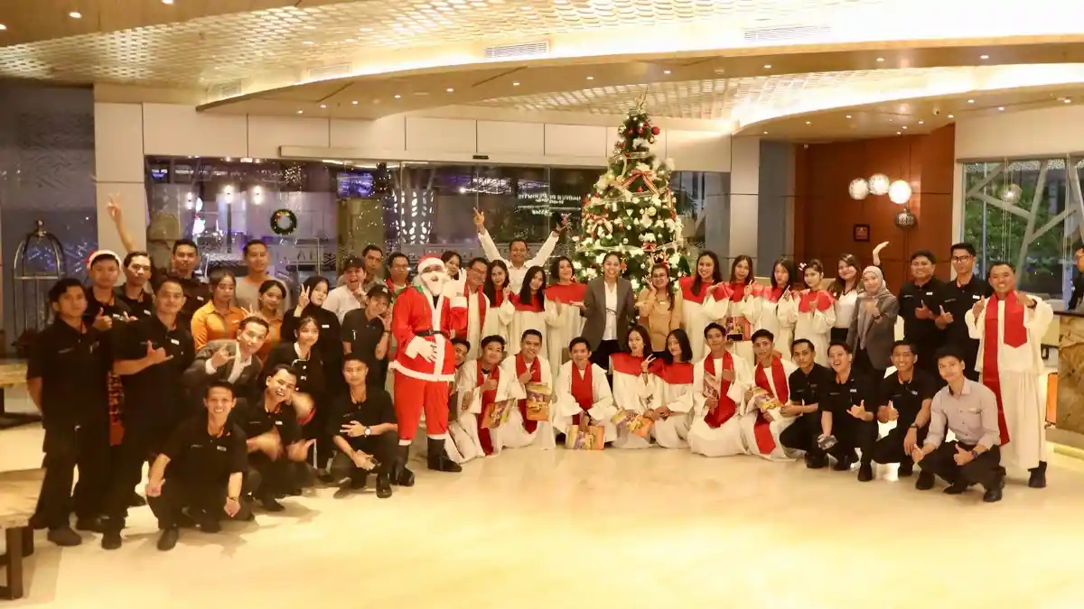 Christmas Tree Lighting Warnai Awal Festive Season Harper Perintis Makassar