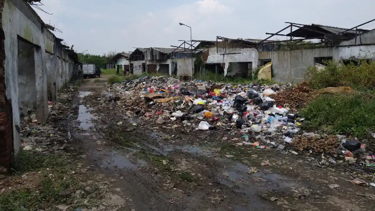 Sampah di Pasar Wahana Rancaekek Hanya Diangkut Dua Kali Setiap Bulan ...