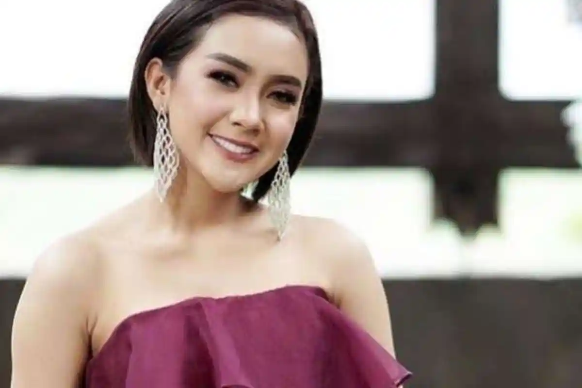 Foto Cita Citata Isi Bensin di SPBU Dikecam