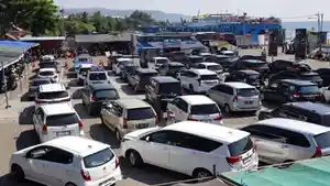 antrean-ketapang-arus-Balik.jpg