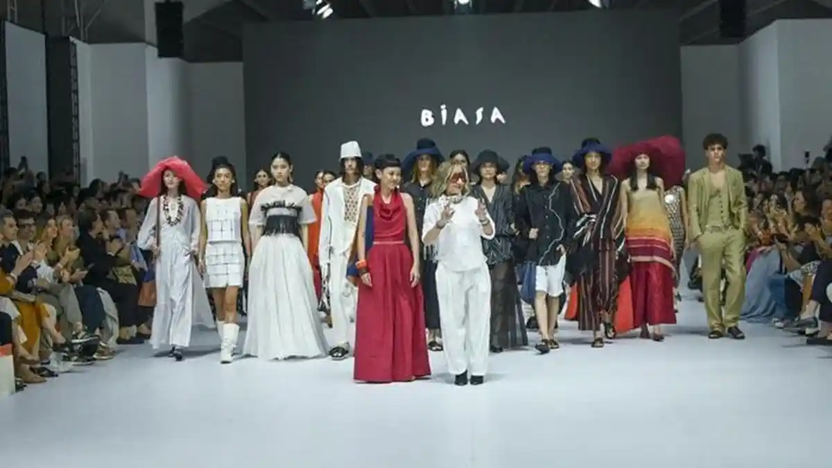 Biasa Rayakan 30 Tahun Berkarya Lewat 'Rhapsody,' Padukan Kerajinan Tradisional dan Kontemporer