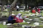 Ziarah Kubur Saat Lebaran 