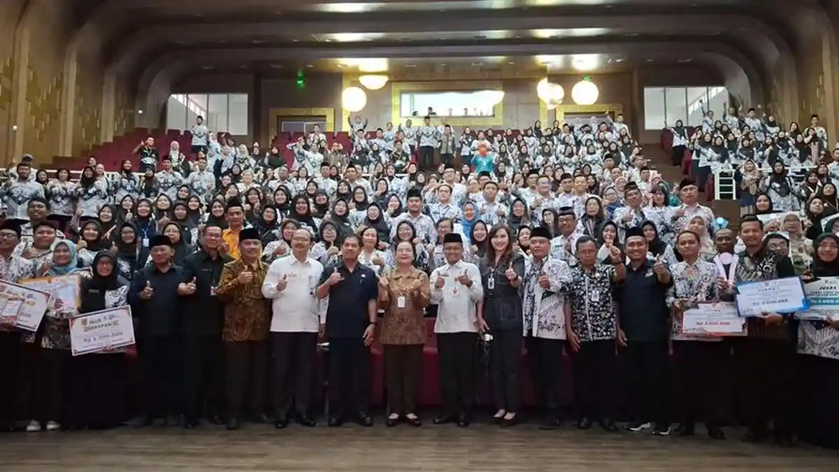 Hari Guru Nasional, Wali Kota Semarang: Guru Adalah Pertahanan Masa Depan 