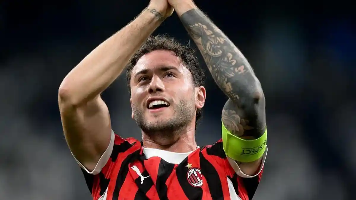 Kapten AC Milan Calabria Menanggapi Pertanyaan tentang Komitmennya di Klub