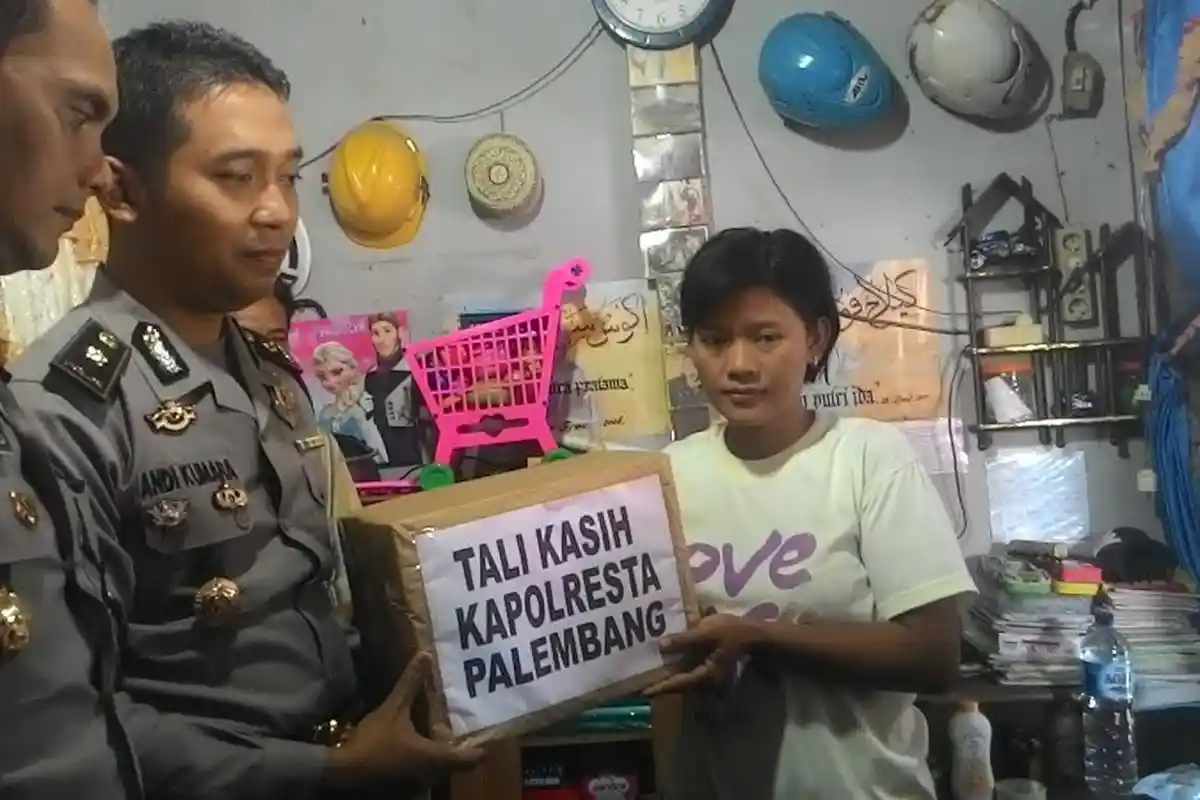 Polresta Palembang Sambangi Rumah Korban Duka Kecelakaan Kereta Api