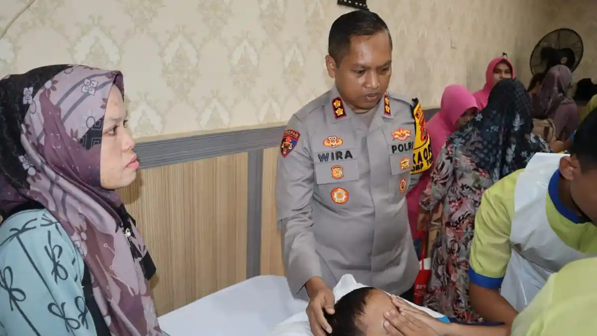 53 Anak Ikuti Sunat Massal Gratis di Polres Padangsidimpuan, Kapolres : Saya Ucapkan Selamat Datang 