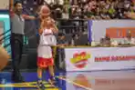 Aksi Jan Ethes Tanding Basket di Solo