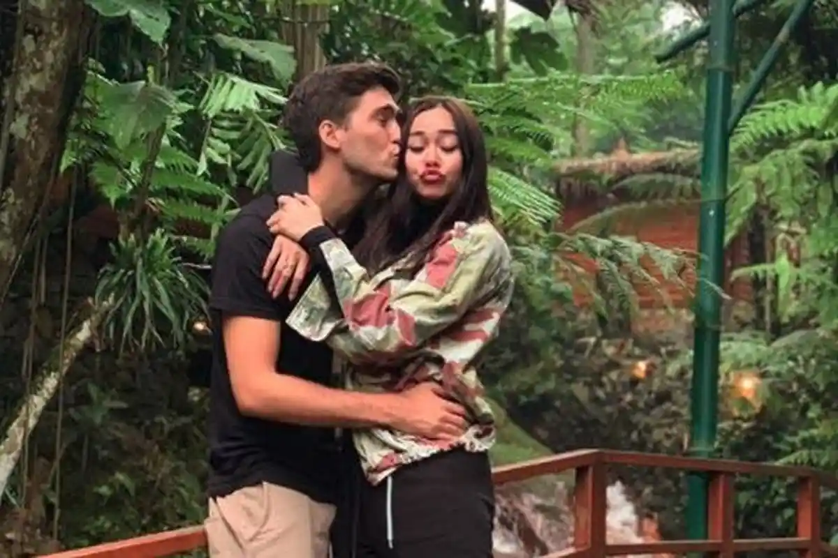 Sebut Kado Terindah di Ulang Tahun, Aura Kasih Ungkap Jenis Kelamin Bayi di Kandungannya