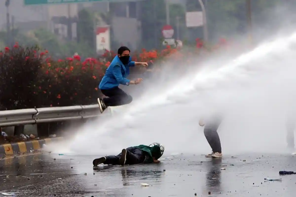 KAPOLRI: Unjuk Rasa Berujung Ricuh di Depan DPR/MPR Mirip Kerusuhan 21-22 Mei 2019