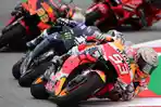 pembalap-honda-spanyol-marc-marquez-bersaing-selama-balapan-motogp-catalunya.jpg