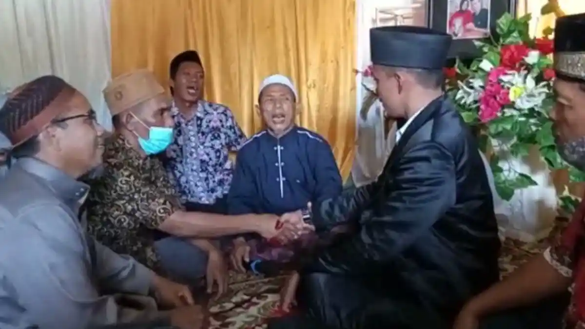 Kisah Napi Narkotika Keluar Lapas untuk Ijabkan Putrinya, Harus Kembali ke Lapas dengan Tangis Haru