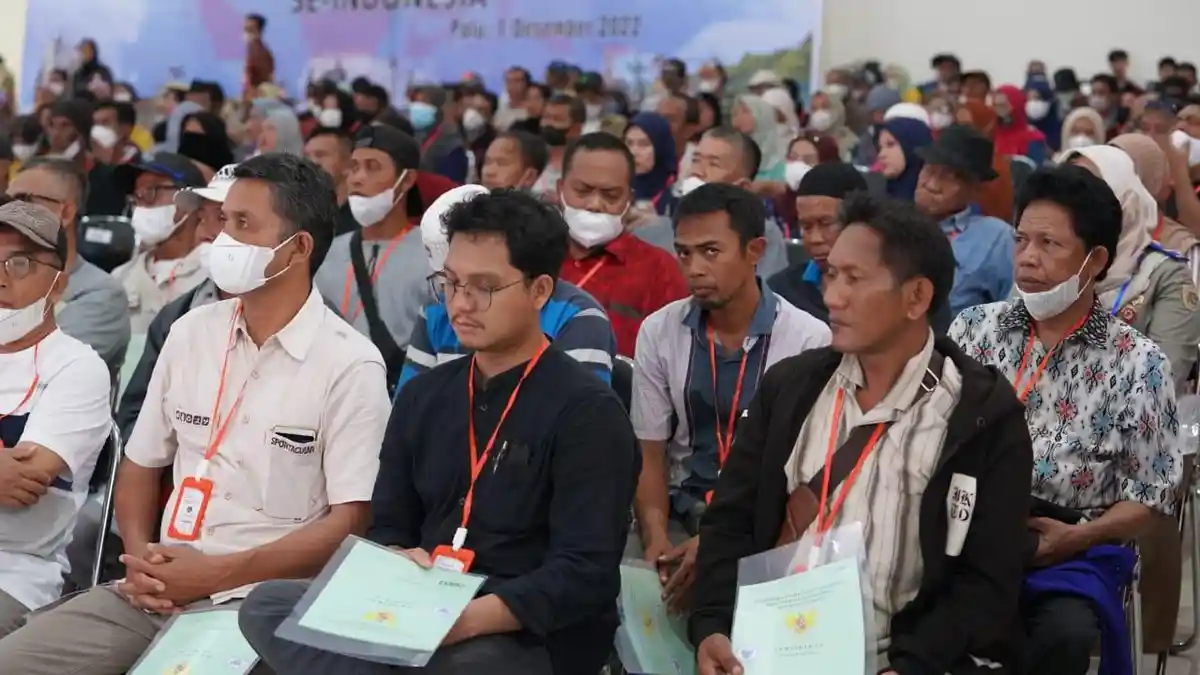 Warga Kota palu Terima Sertifikat Tanah dari Presiden Jokowi Widodo