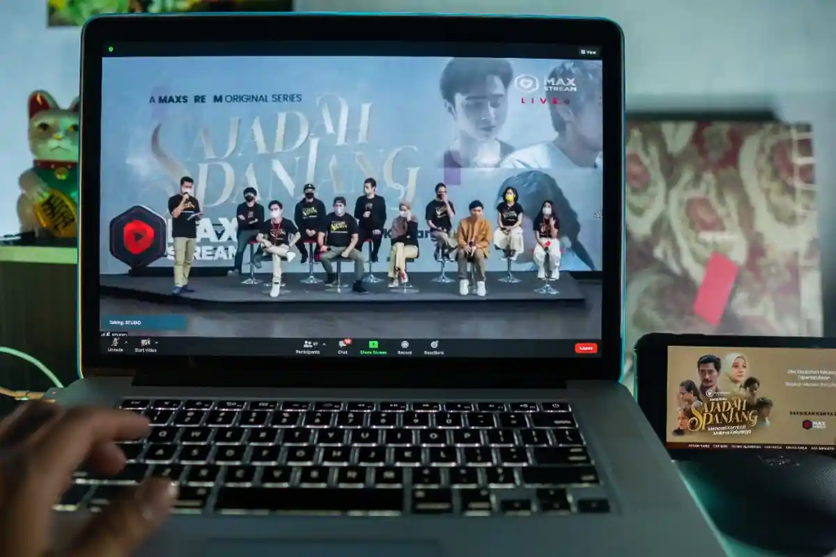 MAXstream Rilis Sajadah Panjang, Serial Orisinal Terbaru Spesial Ramadan