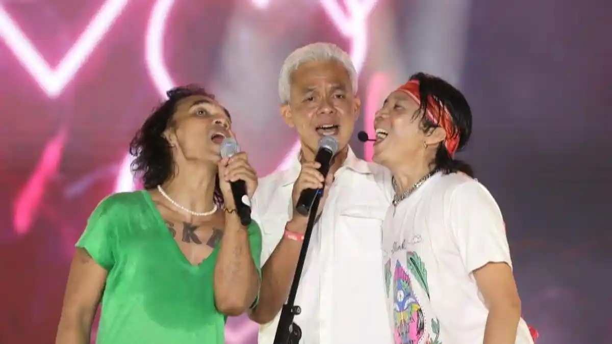Persembahan "Terlalu Manis" Ganjar untuk Konser HUT ke-39 Slank