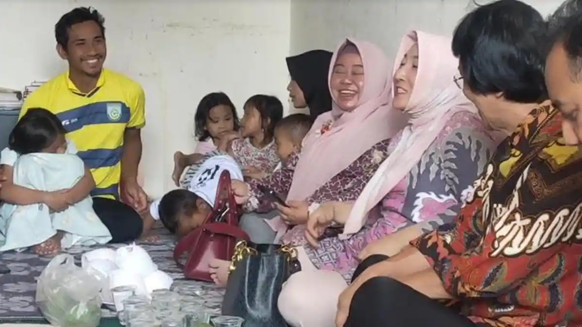 Kak Seto Kunjungi Siswi SD di Gresik yang Buta Karena Dicolok Tusuk Bakso