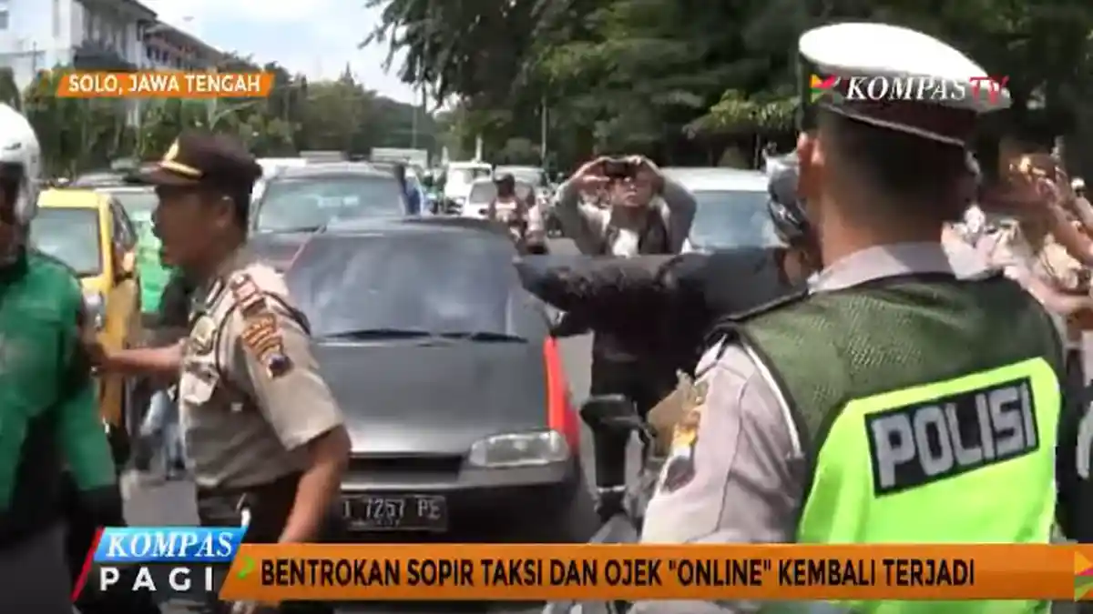 Pengemudi Ojek Pangkalan dan Ojek Online di ‎Wonosobo Bentrok, Satu Motor Dirusak