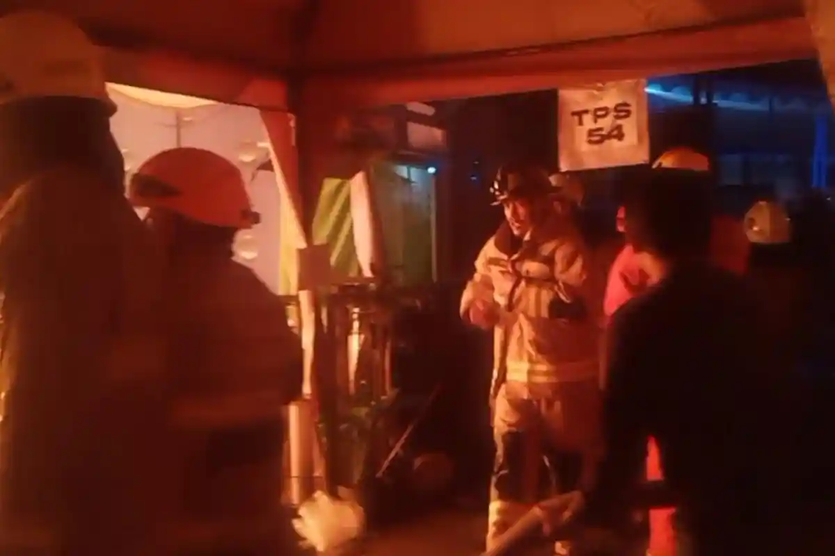 Kebakaran Dekat TPS 54 Cibangkong Bandung, Logistik Pemilu Tetap Utuh