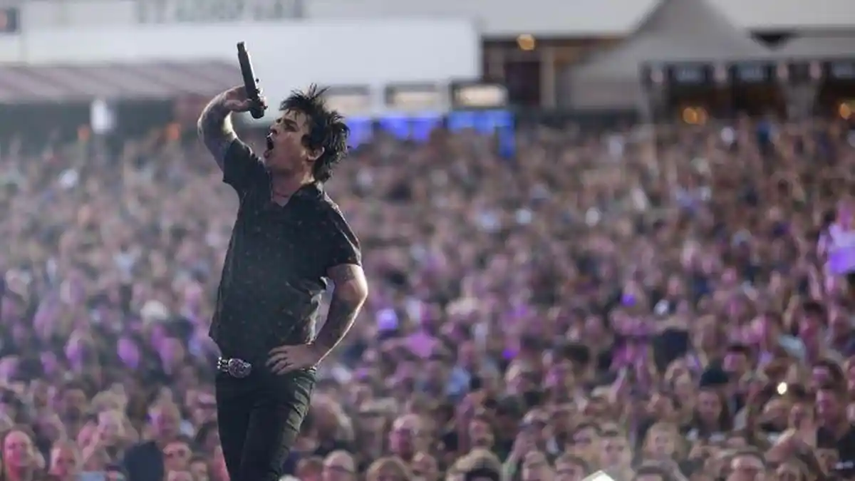 Wake Me Up When September Ends - Green Day: Lirik, Terjemahan Indonesia, dan Nama Penciptanya