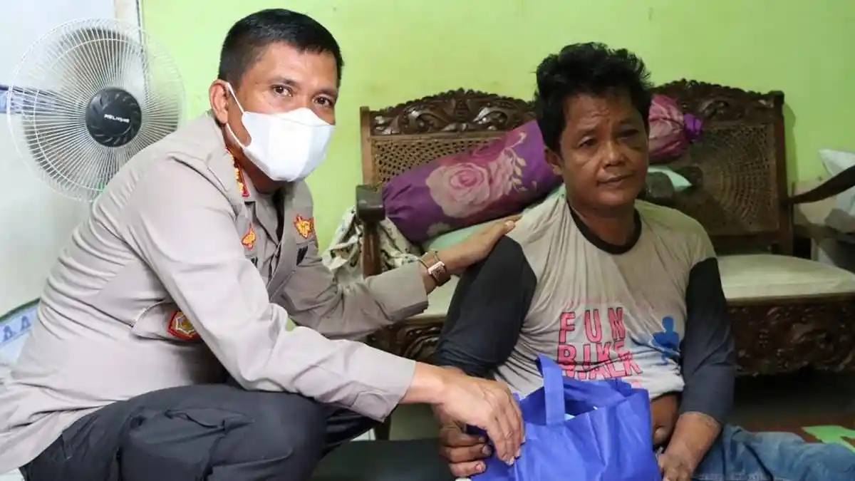 Dibacok Hingga Tembus ke Paru-Paru, Iwan Berharap Biaya Pengobatannya Diganti Pemerintah