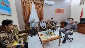 Kepala-Kejaksaan-Negeri-Alor-Devi-Hutapea-menjalin-koordinasi.jpg