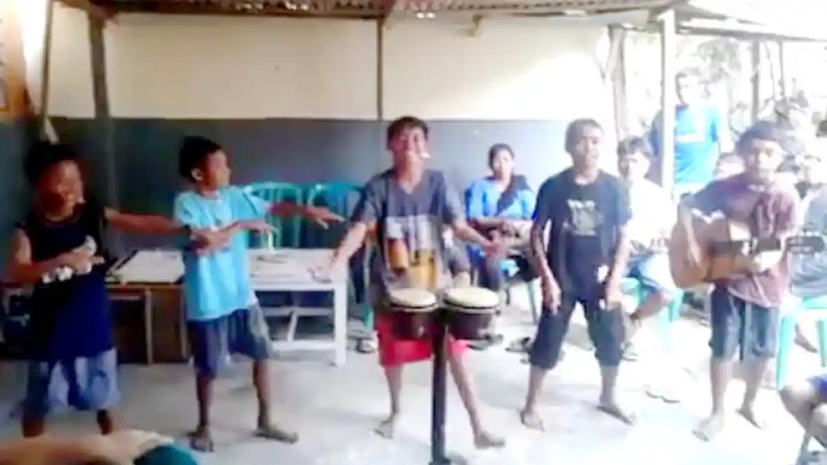 Grup Vokal Anak-anak Poso Dipuji Keren oleh Ganjar Pranowo dan Dewi Lestari