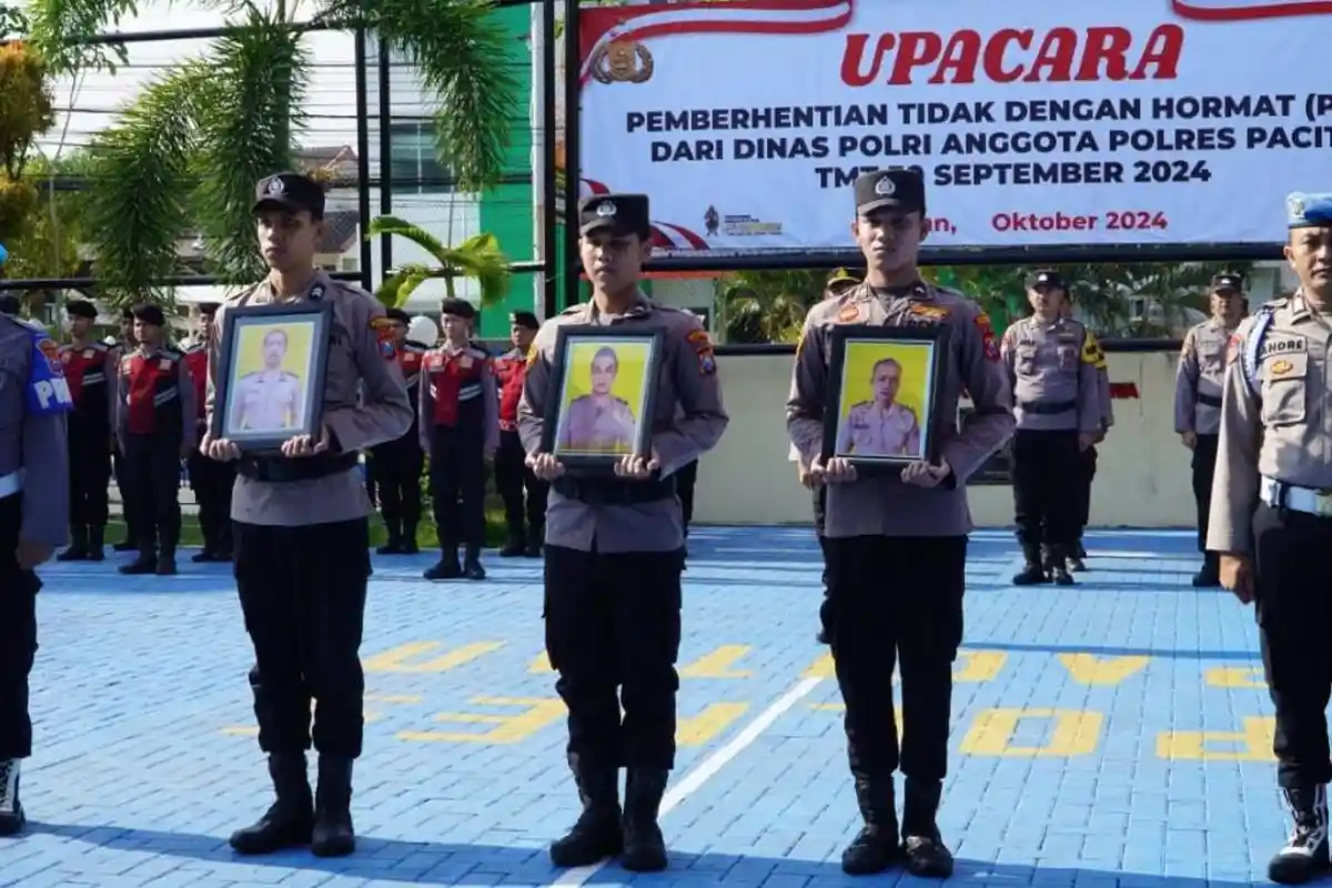 Bolos dalam Waktu Lama, 3 Polisi di Pacitan ini Dipecat, Kapolres: Jangan Ditiru