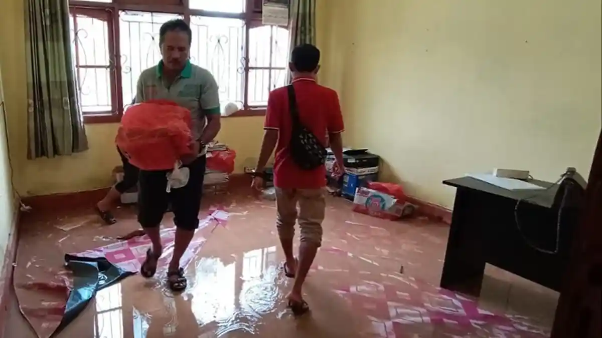 Kantor Dinas Sosial Abdya Terendam Banjir hingga 1 Meter, Pelayanan Tetap Buka Secara Manual
